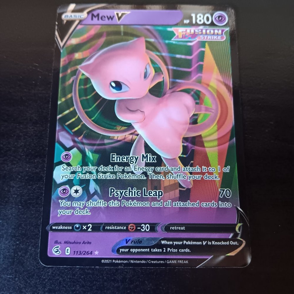 Mew V fusion strike Pokémon card